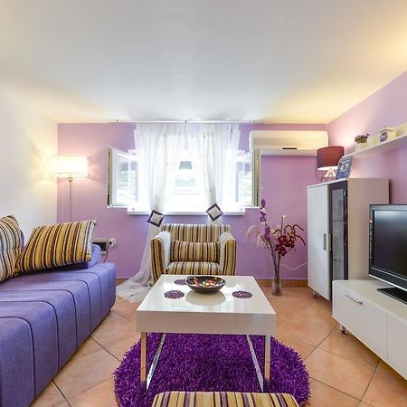 Apartment Mirana With Garden And Free Parking Zadar Chambre photo