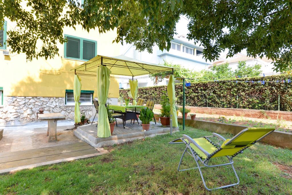 Apartment Mirana With Garden And Free Parking Zadar Chambre photo