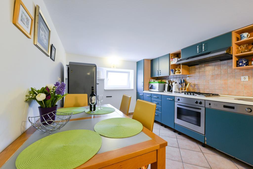 Apartment Mirana With Garden And Free Parking Zadar Chambre photo