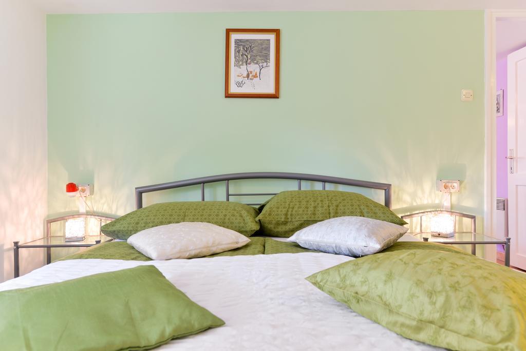 Apartment Mirana With Garden And Free Parking Zadar Chambre photo