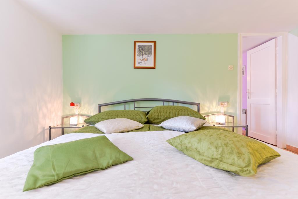 Apartment Mirana With Garden And Free Parking Zadar Chambre photo
