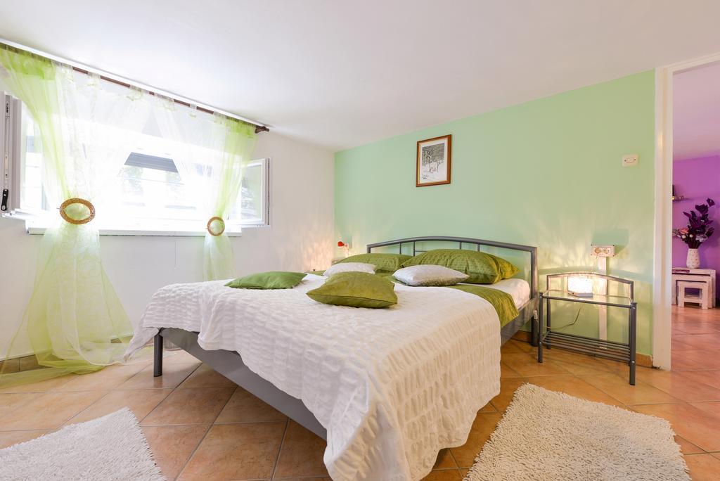 Apartment Mirana With Garden And Free Parking Zadar Chambre photo