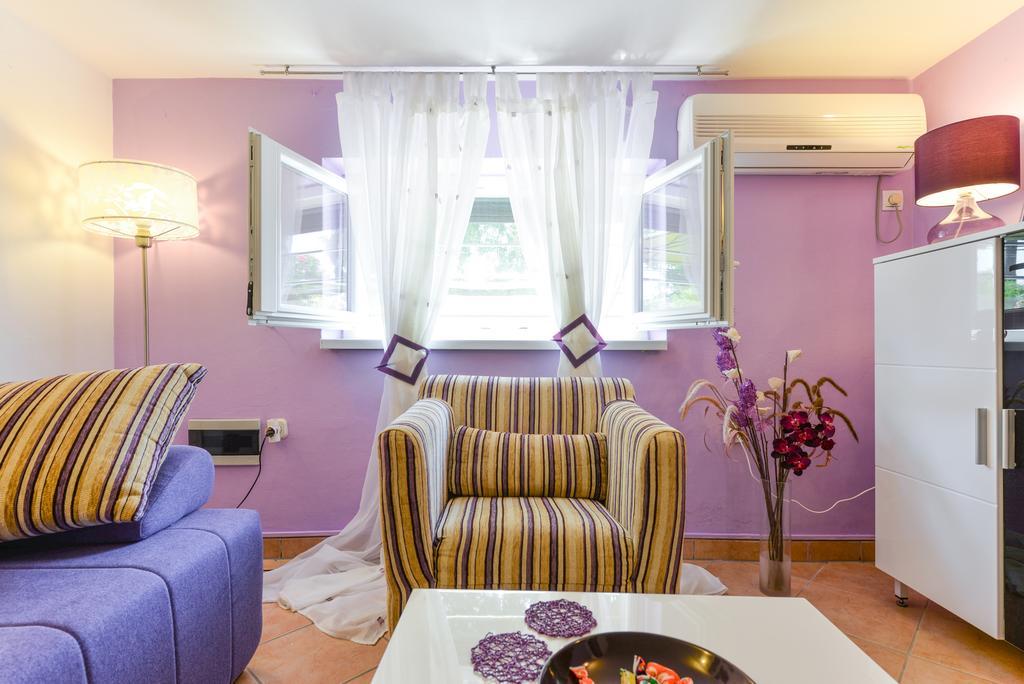 Apartment Mirana With Garden And Free Parking Zadar Chambre photo