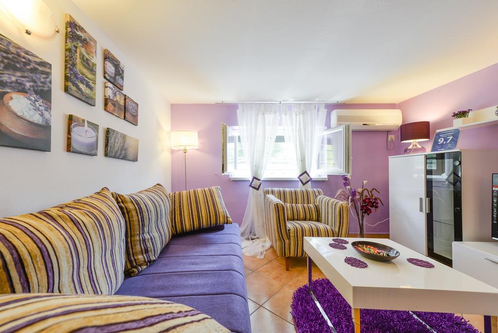 Apartment Mirana With Garden And Free Parking Zadar Chambre photo