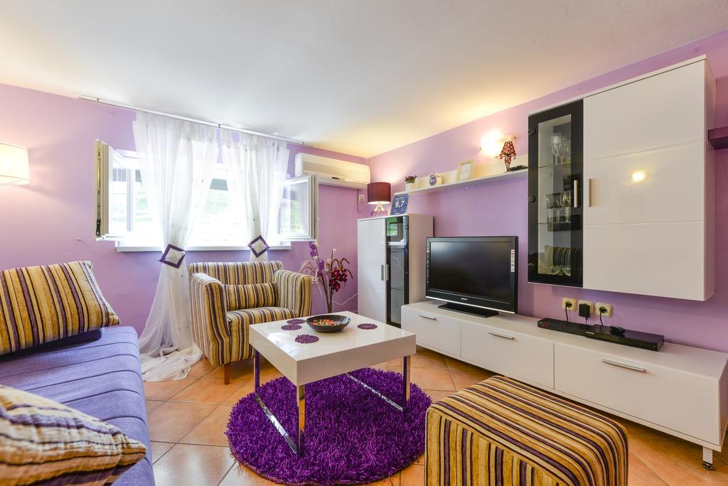 Apartment Mirana With Garden And Free Parking Zadar Chambre photo