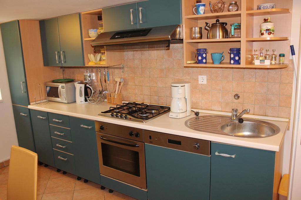 Apartment Mirana With Garden And Free Parking Zadar Chambre photo